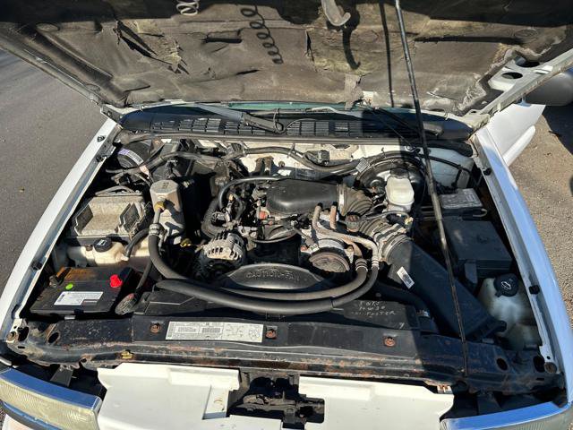 Used 2003 Chevrolet Blazer LS AWD/4WD image 16