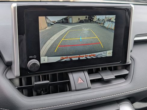 Used 2025 Toyota RAV4 XLE image 6