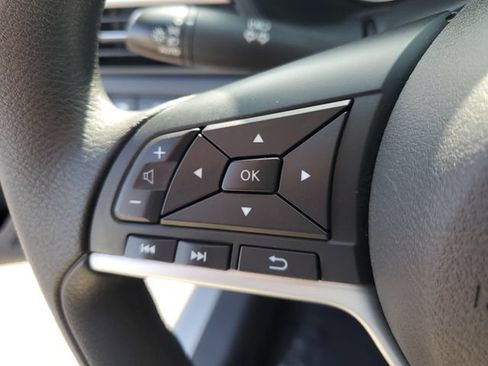 Used 2024 Nissan Altima 2.5 SV FWD image 12