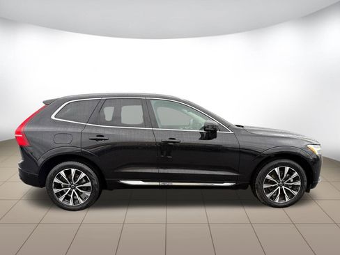 Used 2023 Volvo XC60 B5 Plus image 8