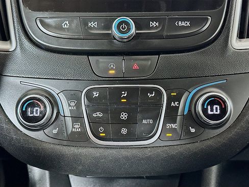 Used 2023 Chevrolet Malibu LT FWD image 16
