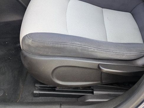 Used 2014 Chevrolet Cruze LS image 24