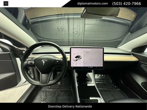 Used 2018 Tesla Model 3 Long Range image 27
