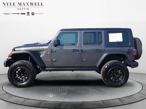 Used 2023 Jeep Wrangler Unlimited Rubicon w/ Cold Weather Group AWD/4WD image 13