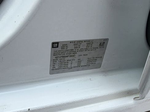 Used 2017 GMC Sierra 2500 SLT w/ Suspension Package, Off-Road image 21