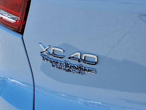 New 2026 Volvo XC40 B5 Plus w/ Protection Package Premier AWD/4WD image 5