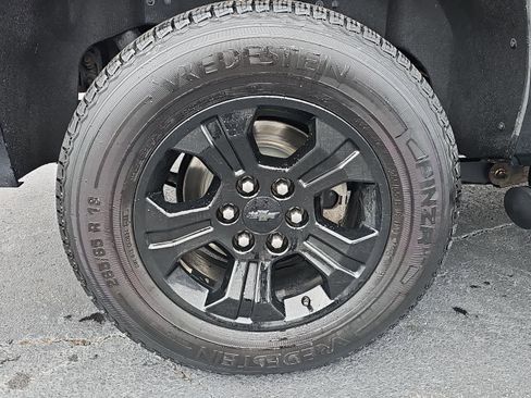 Used 2019 Chevrolet Tahoe LS image 11