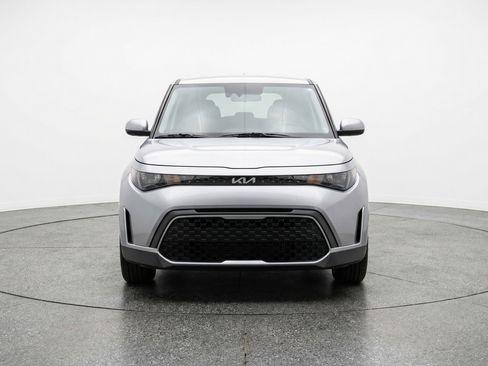Used 2025 Kia Soul LX w/ LX Technology Package FWD image 2
