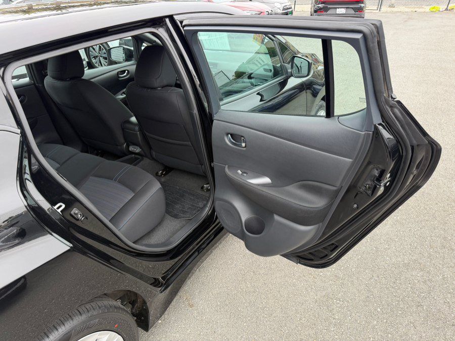 Used 2025 Nissan Leaf S FWD image 33