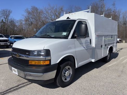 New 2024 Chevrolet Express 3500 RWD image 1