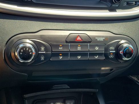 Used 2020 Kia Sorento FWD V6 image 12