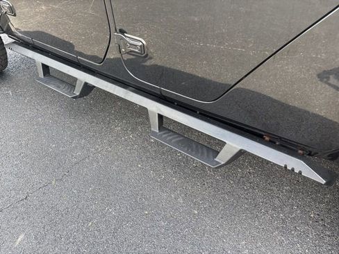 Used 2021 Jeep Gladiator Willys image 14