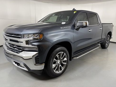 Used 2020 Chevrolet Silverado 1500 LTZ w/ LTZ Premium Package image 4