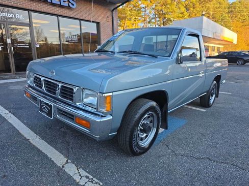Used 1993 Nissan Pickup 2WD Regular Cab image 1