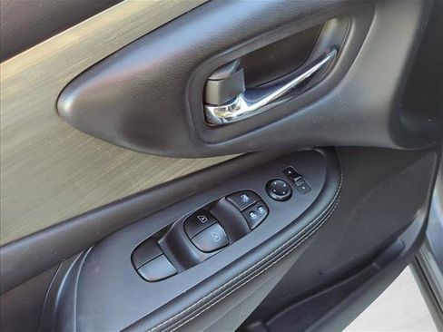 Used 2017 Nissan Murano S w/ Navigation Package image 8