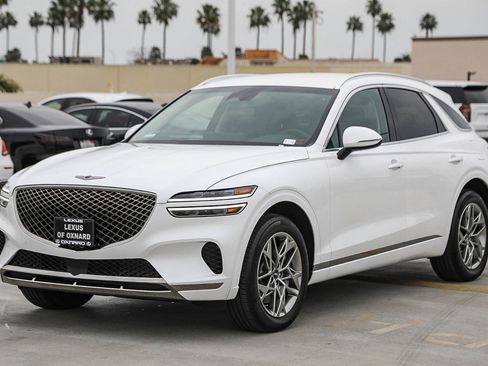 Used 2025 Genesis GV70 2.5T image 3