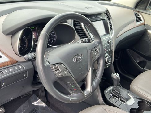 Used 2017 Hyundai Santa Fe Limited image 17