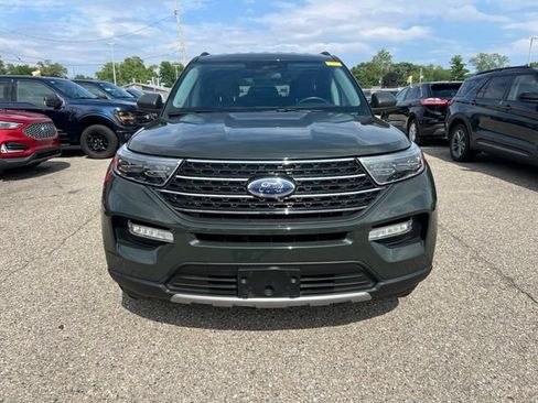 Certified 2022 Ford Explorer XLT w/ Equipment Group 202A AWD/4WD image 2