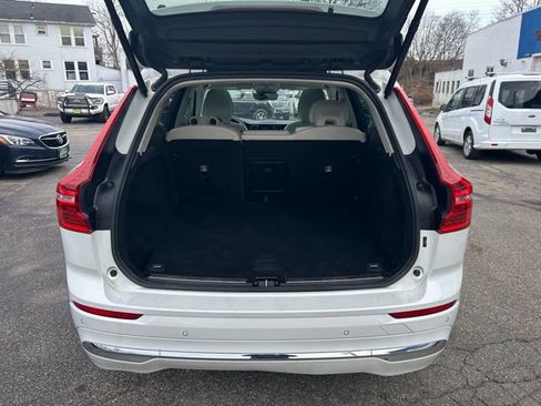 Used 2023 Volvo XC60 B5 Plus AWD/4WD image 10