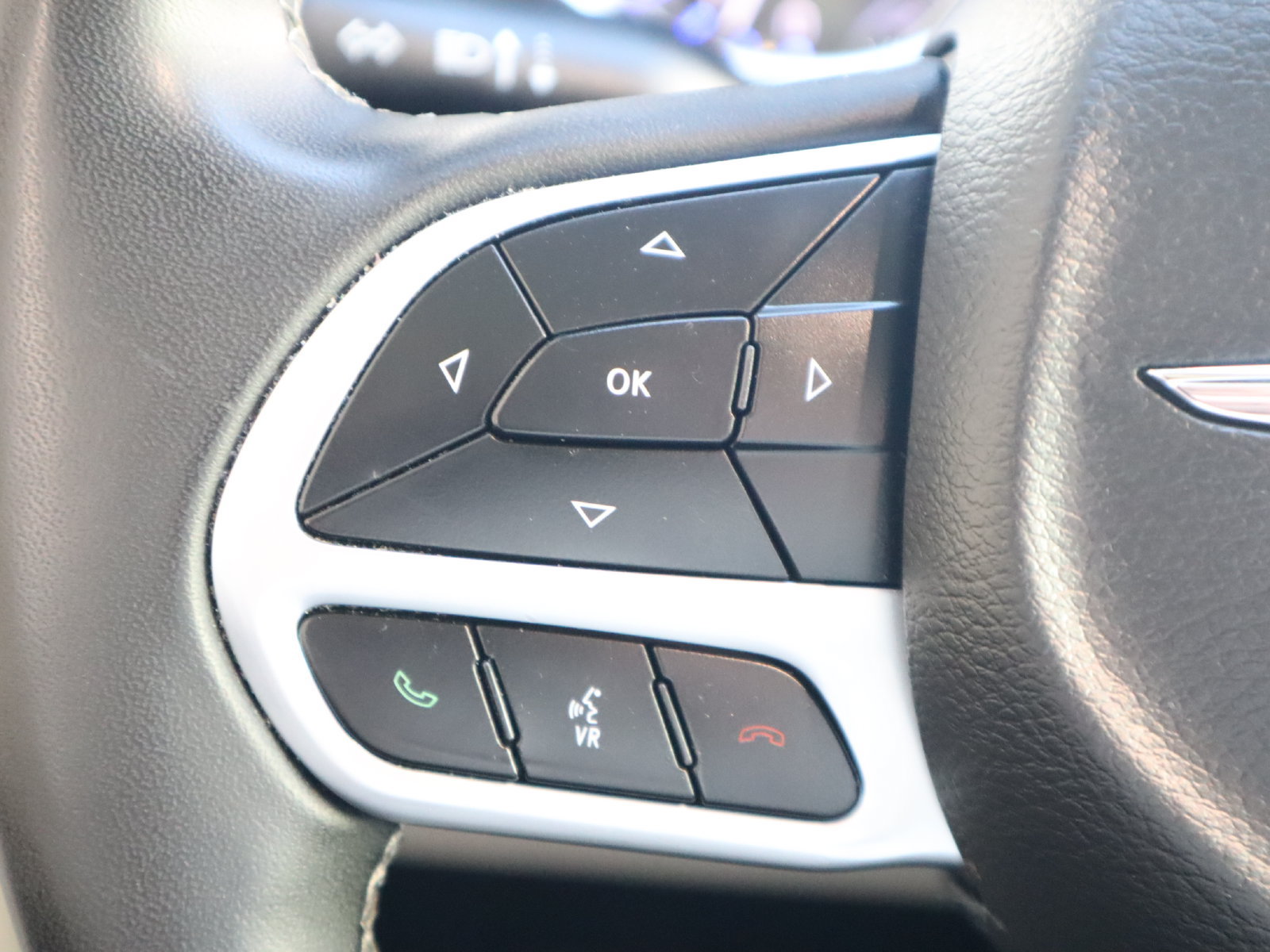 Used 2024 Chrysler Voyager LX FWD image 32