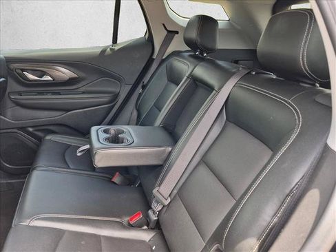 Used 2024 GMC Terrain SLT AWD/4WD image 11