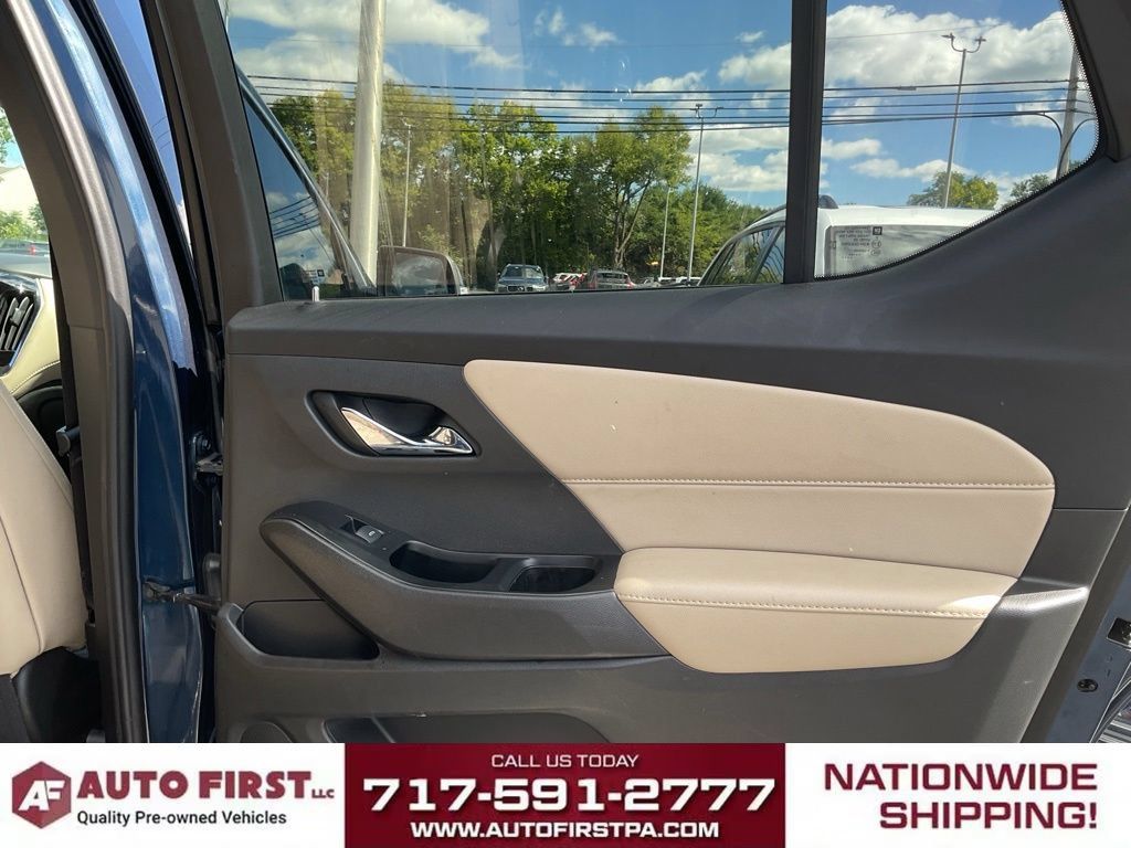 Used 2023 Chevrolet Traverse LT w/ LT Premium Package AWD/4WD image 13