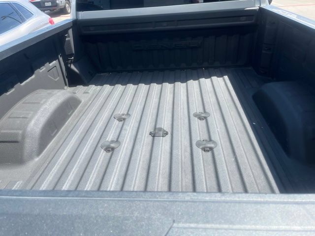 Used 2023 GMC Sierra 2500 Denali w/ Denali Ultimate Package AWD/4WD image 8