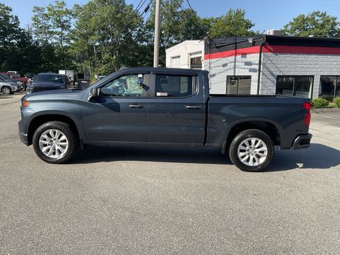 Used 2019 Chevrolet Silverado 1500 Custom w/ Custom Value Package AWD/4WD image 2