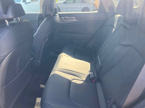 Certified 2023 Kia Sportage EX AWD/4WD image 8