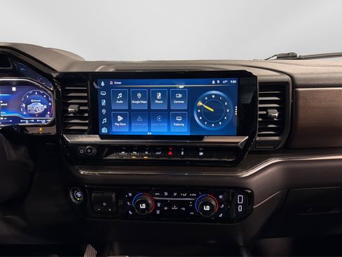 Used 2023 Chevrolet Silverado 1500 High Country w/ Technology Package AWD/4WD image 30