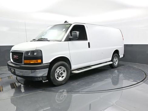 Used 2024 GMC Savana 2500 w/ Driver Convenience Package image 3