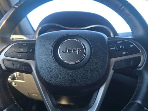 Used 2017 Jeep Grand Cherokee Altitude image 27