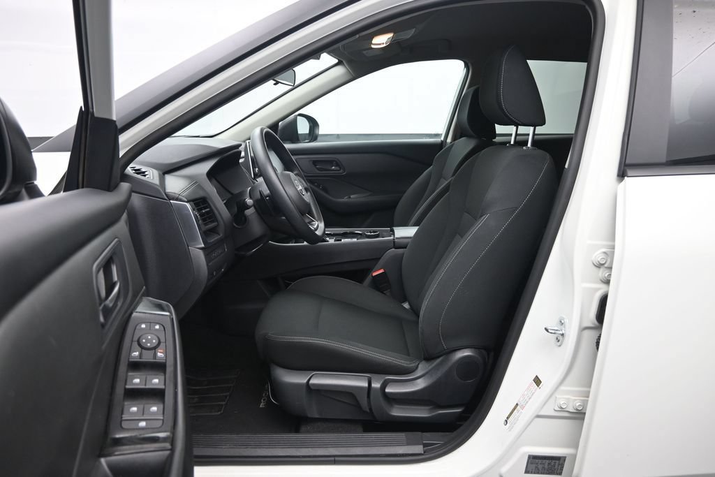 Used 2024 Nissan Rogue S AWD/4WD image 24