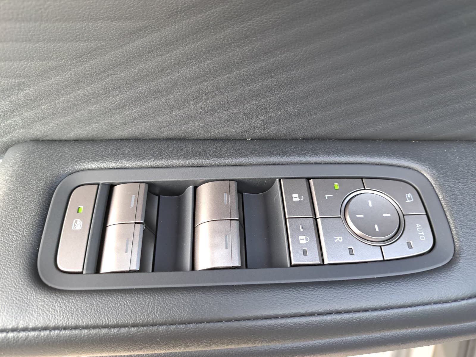 Used 2026 Lexus ES 500e w/ Convenience Package AWD/4WD image 30