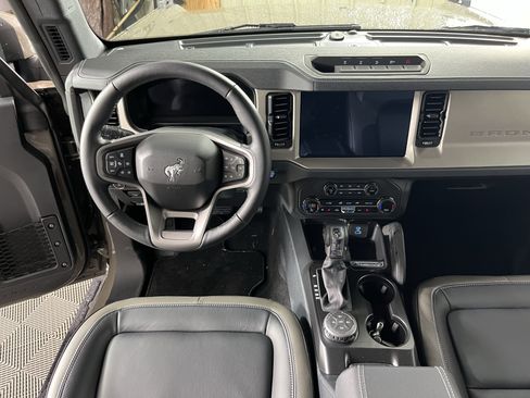 New 2025 Ford Bronco Outer Banks w/ Sasquatch Package image 11