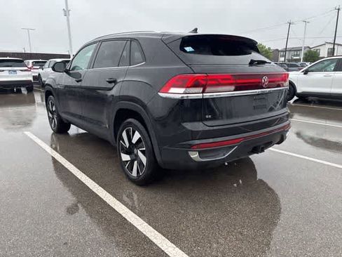 Used 2024 Volkswagen Atlas Cross Sport SE FWD image 3