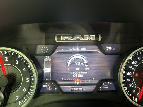 Used 2025 RAM 1500 Laramie AWD/4WD image 15
