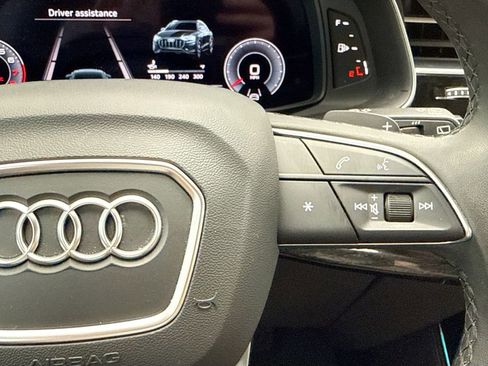 Used 2023 Audi Q8 Prestige w/ Prestige Package AWD/4WD image 12