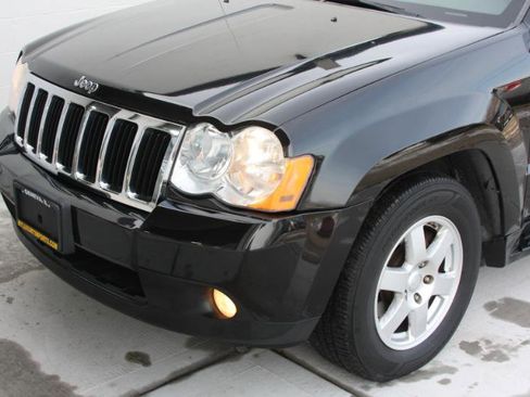 Used 2010 Jeep Grand Cherokee Laredo image 19