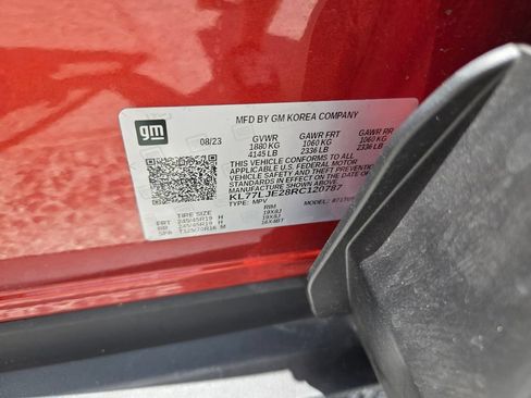 Used 2024 Chevrolet Trax RS w/ Sunroof Package FWD image 20