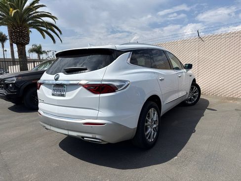 Used 2023 Buick Enclave Essence w/ Experience Buick Package FWD image 3