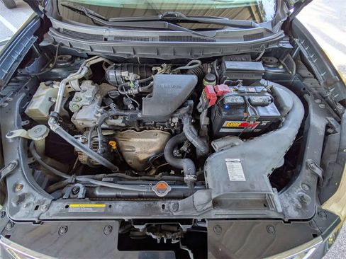 Used 2013 Nissan Rogue SV w/ Premium Pkg image 14