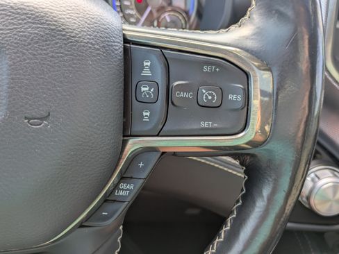 Used 2019 RAM 1500 Limited w/ Advanced Safety Group AWD/4WD image 17