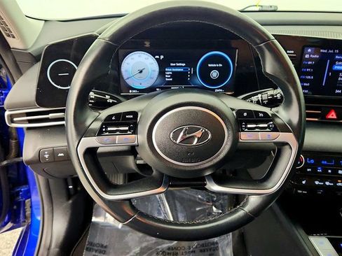 Used 2022 Hyundai Elantra SEL w/ Convenience Package FWD image 13