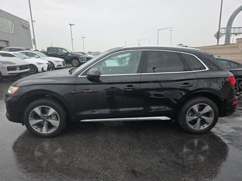 Used 2023 Audi Q5 2.0T Premium w/ Convenience Package image 6