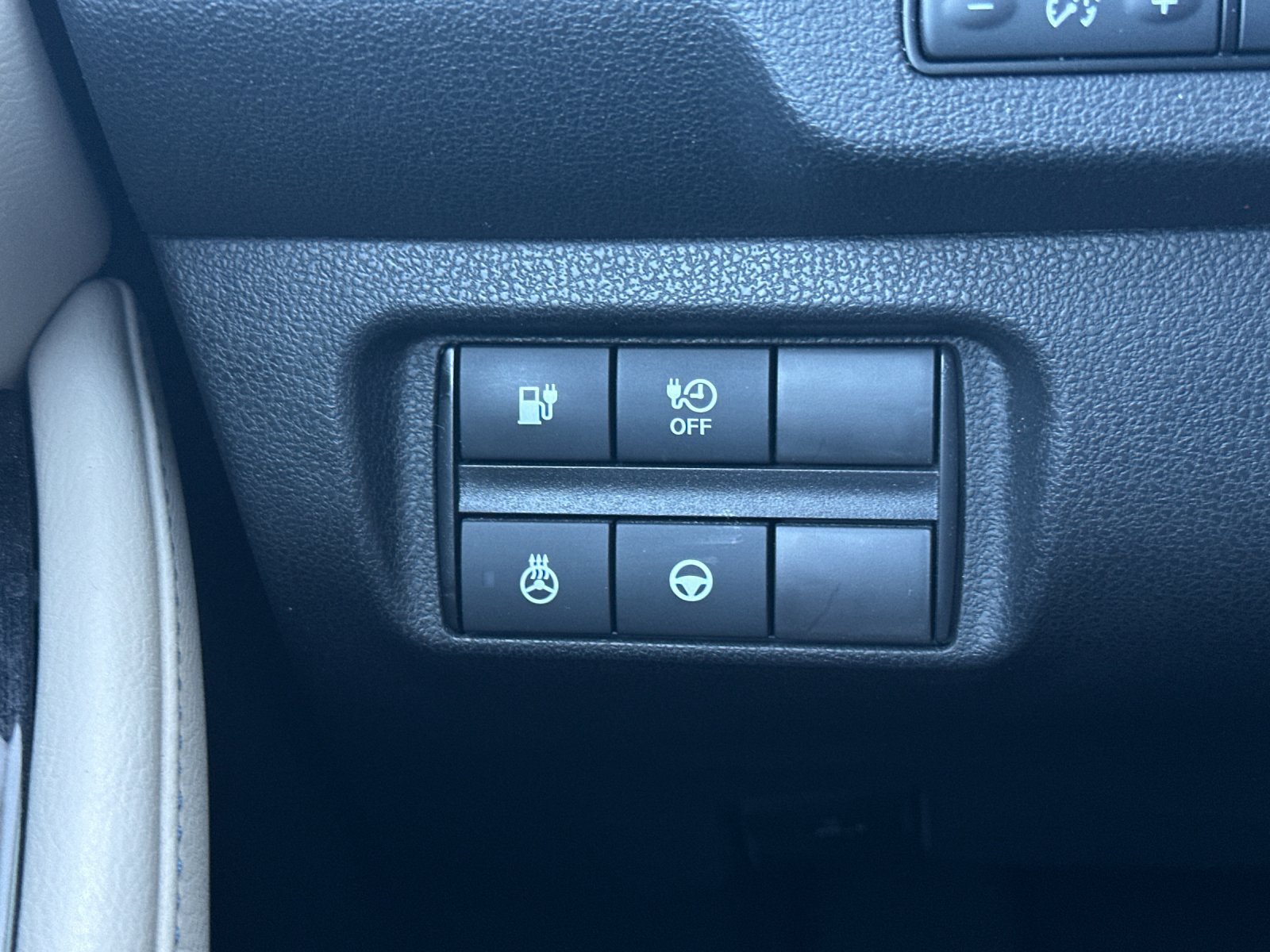 Used 2018 Nissan Leaf SL w/ SL Technology Package FWD image 25