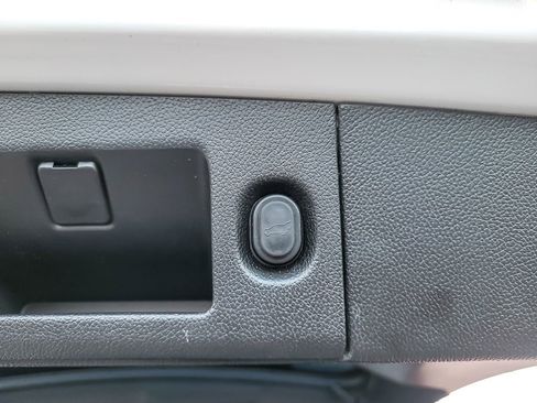 Certified 2017 Cadillac Escalade Platinum image 23