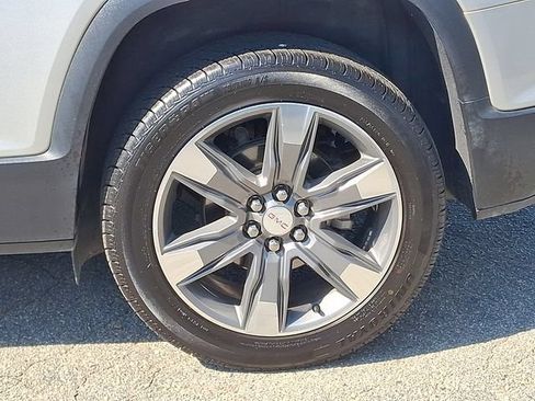 Used 2017 GMC Acadia SLT FWD image 28