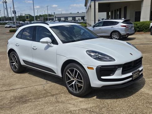 Used 2025 Porsche Macan Turbo image 2