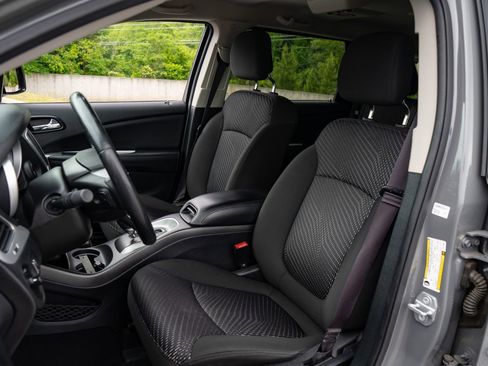 Used 2019 Dodge Journey SE w/ Safe & Sound Group FWD image 15